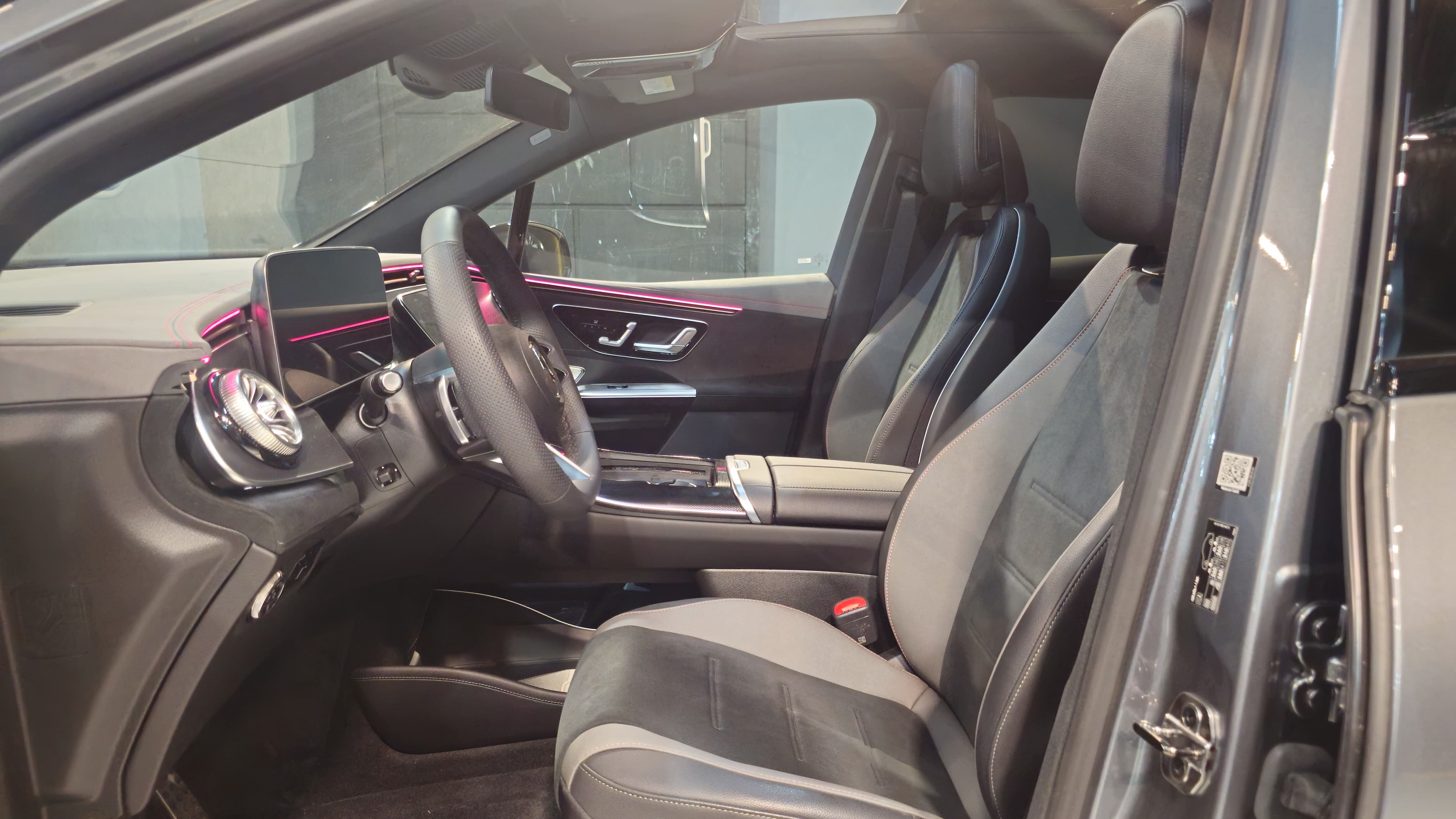 Mercedes EQE 300 2025